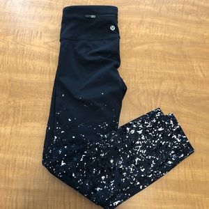 LULULEMON Women’s 4 Leggings